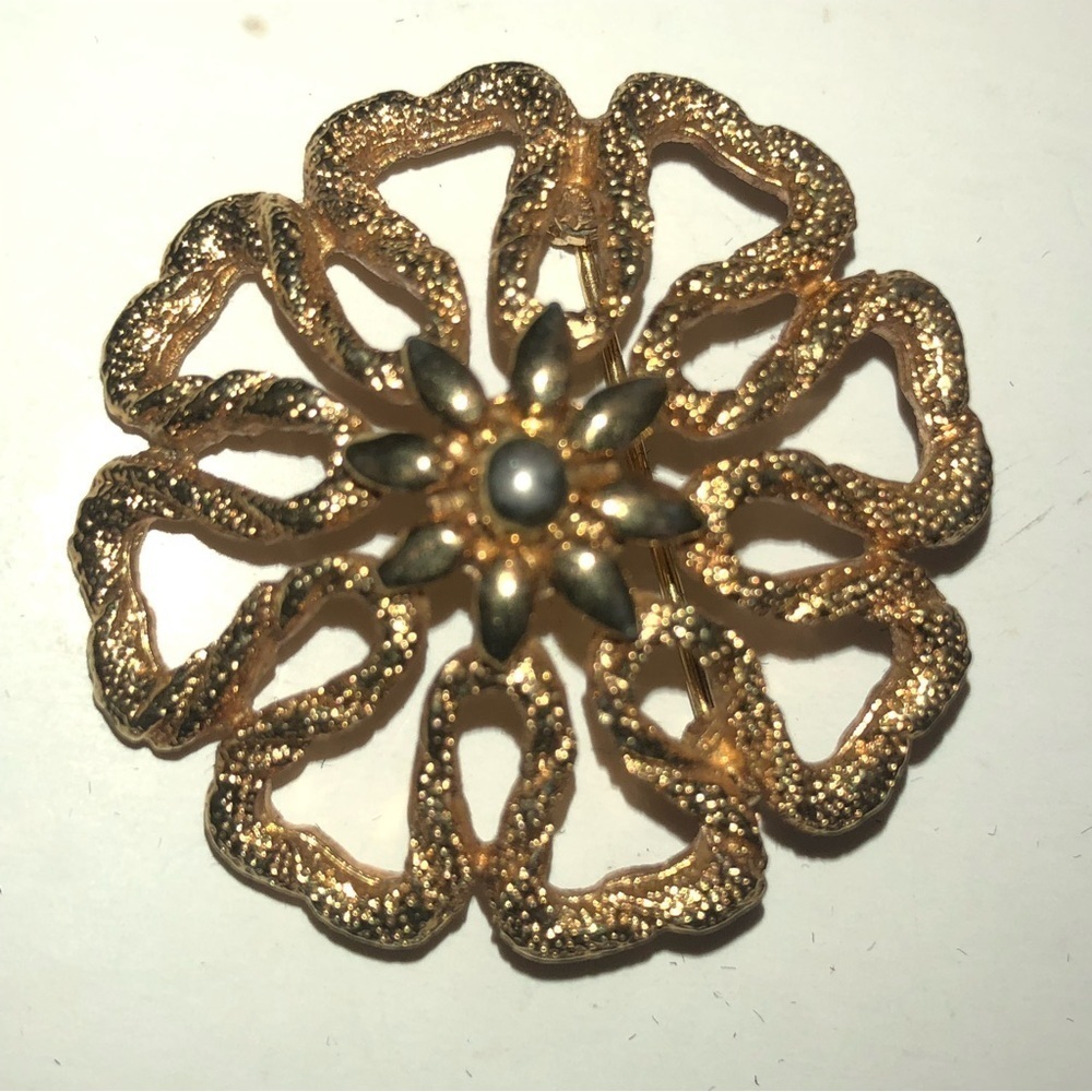 Vintage Gold Floral Brooch